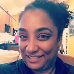 Meet your Posher, Adrienne